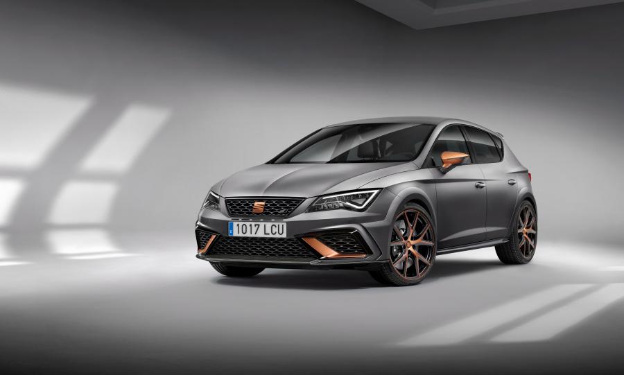  Seat Leon Cupra R (5F) 2017 года  (WW) (фото 1 из 40)